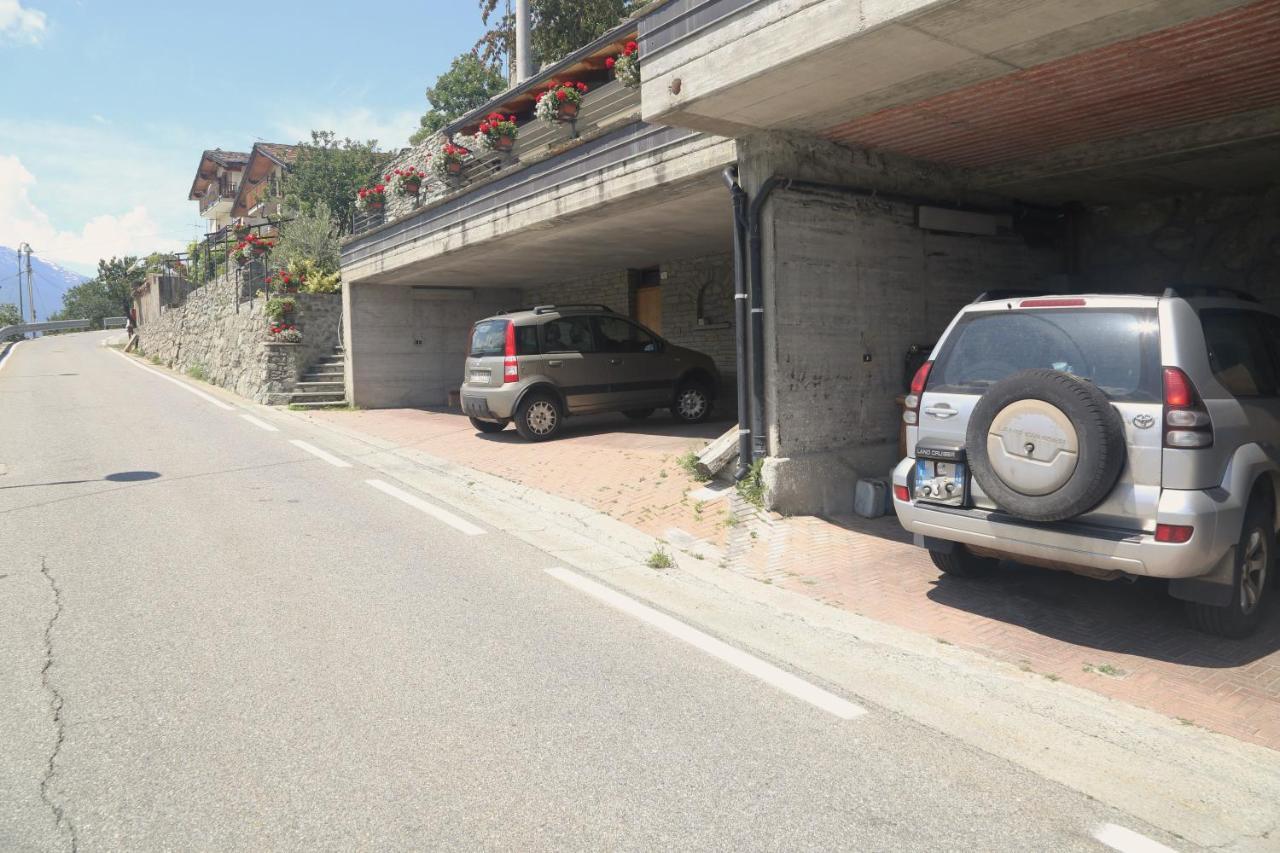 Suite Del Villaggio Sarre Buitenkant foto