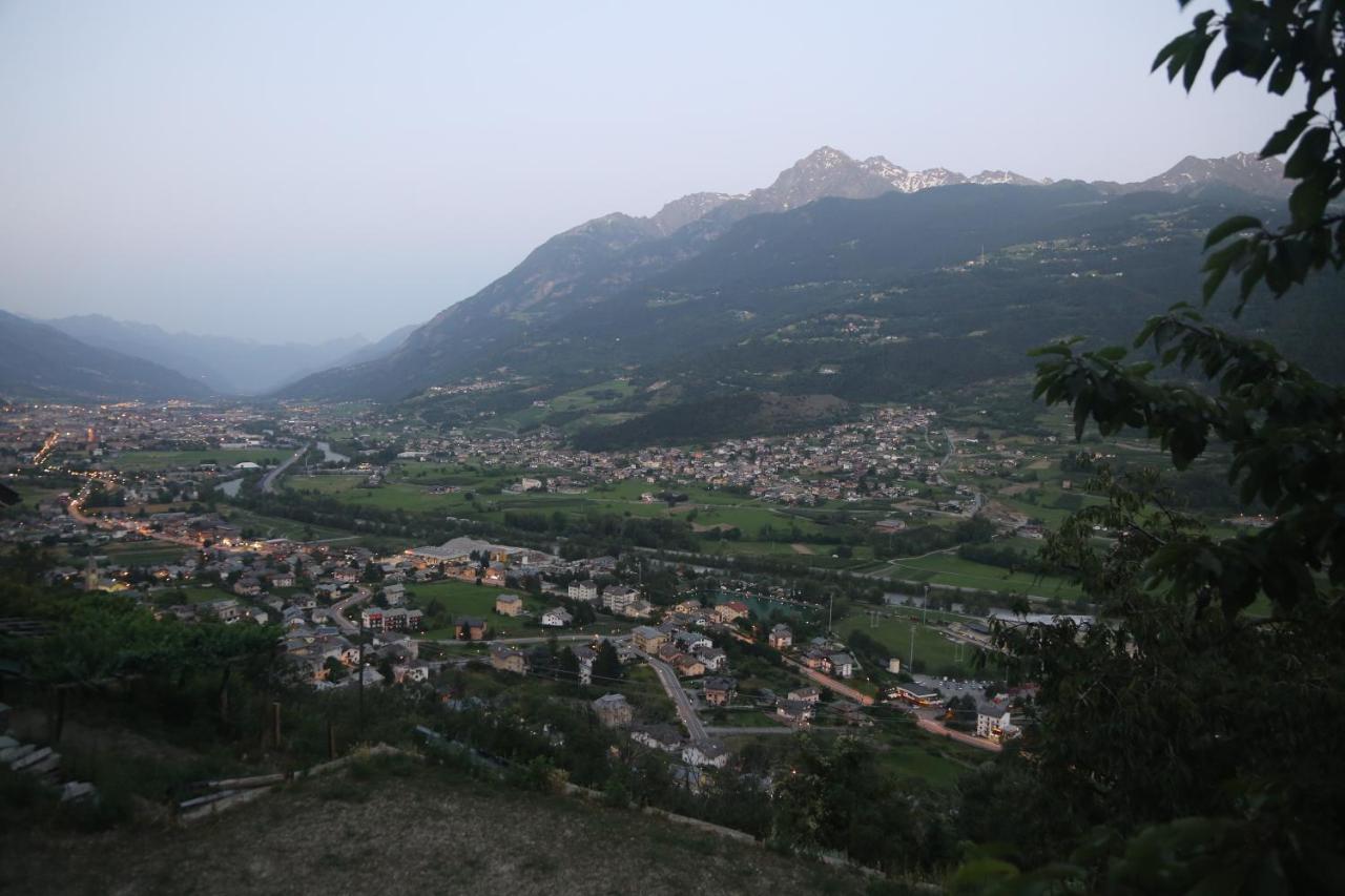 Suite Del Villaggio Sarre Buitenkant foto
