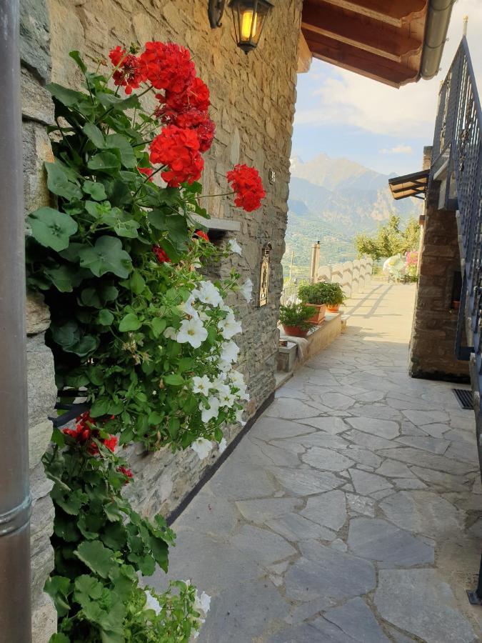 Suite Del Villaggio Sarre Buitenkant foto