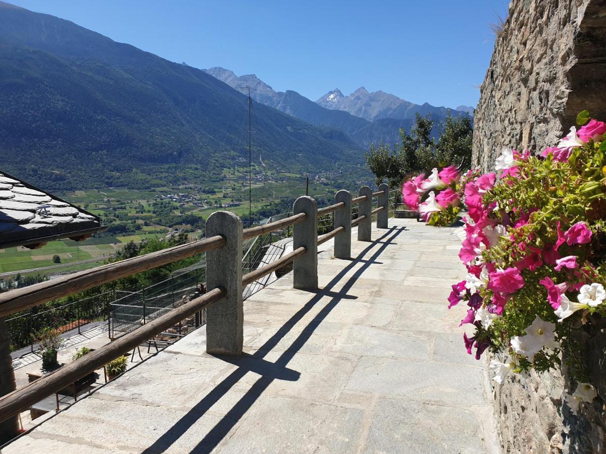 Suite Del Villaggio Sarre Buitenkant foto